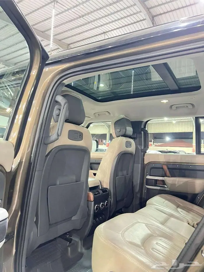 رنج روفر ديفندر 110 2020 HSE P400 ( الوكيل الناغي ) 10