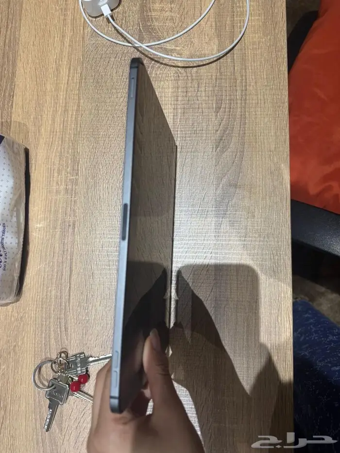 ايباد برو شريحه مع قلم الايباد 4