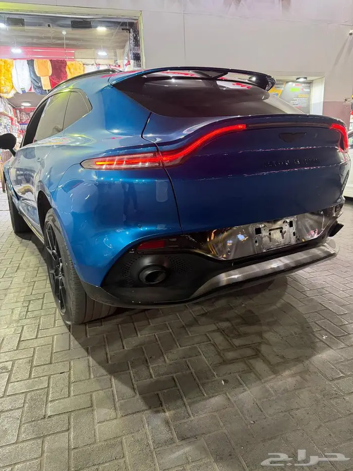 استون مارتن -DBX 0