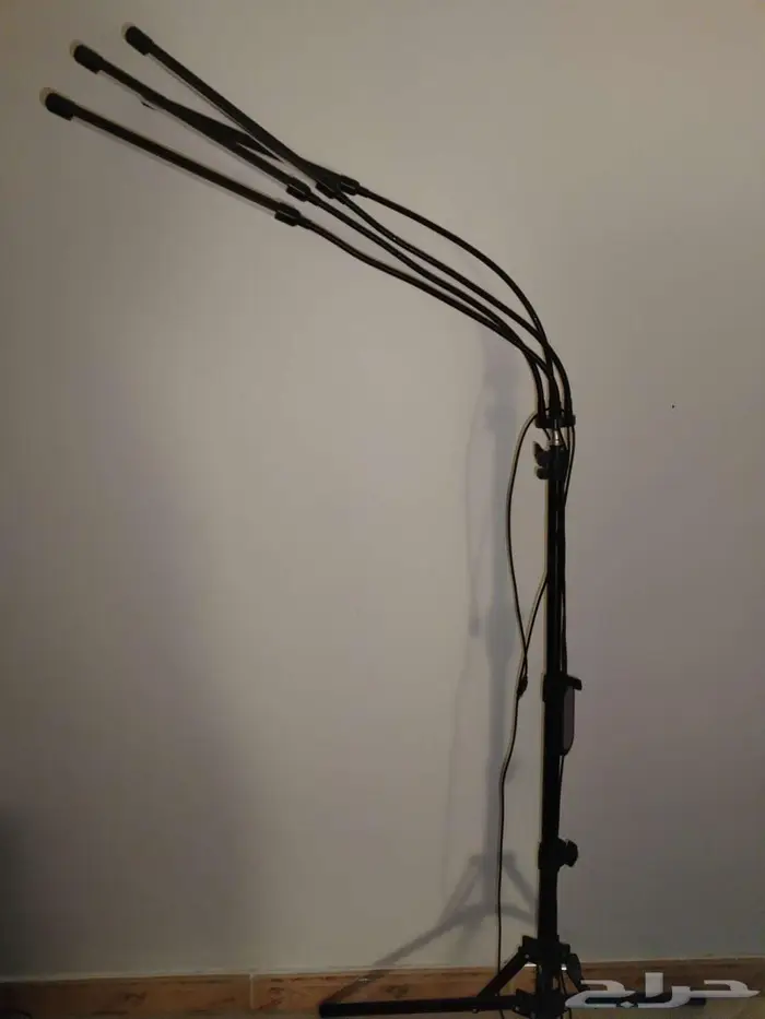 مصباح نمو LED للنباتات الداخلية  مصباح ارضى ابيض واحمر وازرق 1