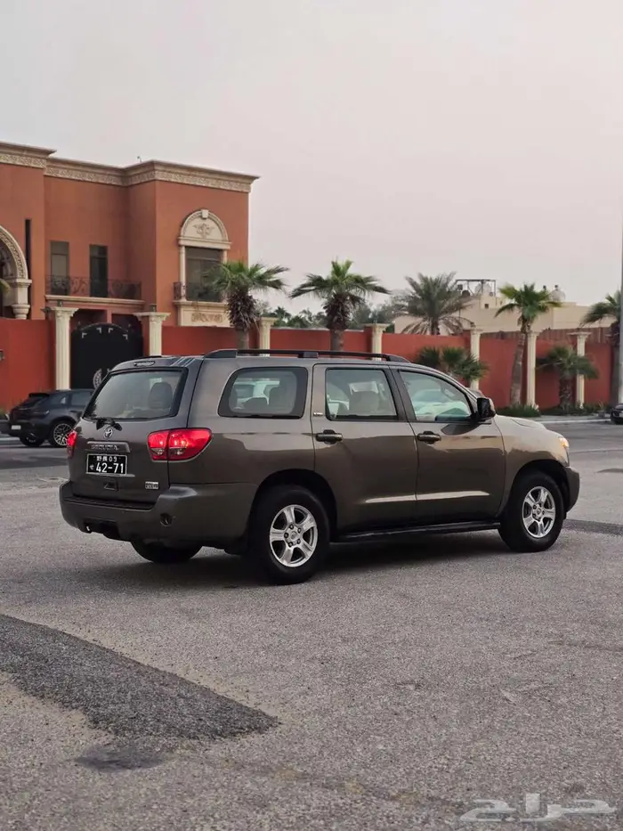 للبيع تويوتا سيكويا SR5 دبل 2013 18