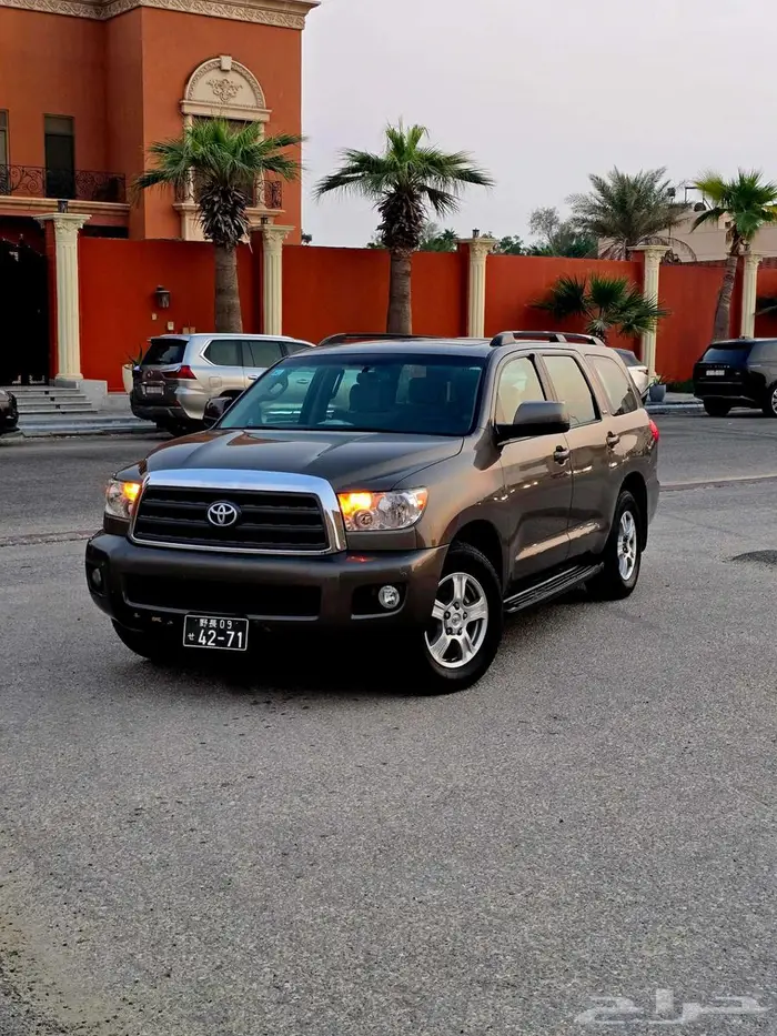 للبيع تويوتا سيكويا SR5 دبل 2013 0