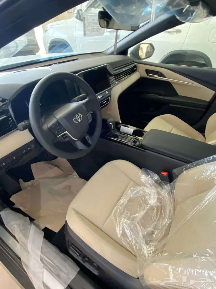 تويوتا كامري ال اي هايبرد الموديل 2025 4