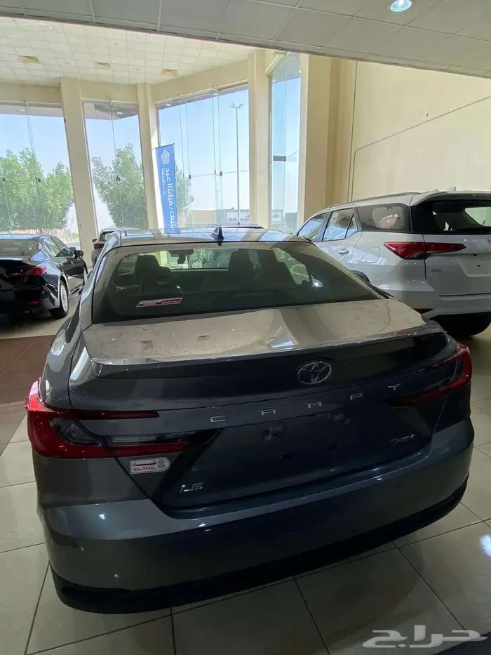 تويوتا كامري ال اي هايبرد الموديل 2025 3