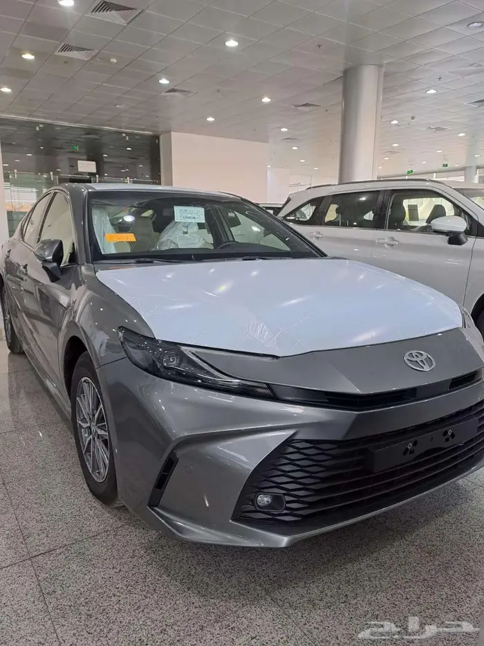 كامري ستاندر 2025 اسود وابيض ورمادي 11