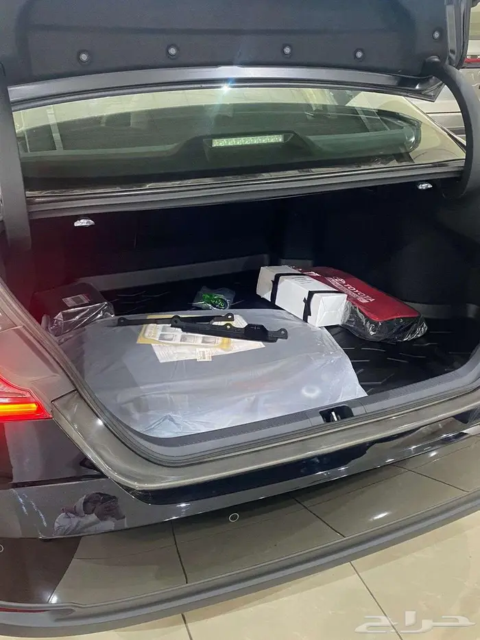 كامري ال اي بنزين الموديل 2025 6