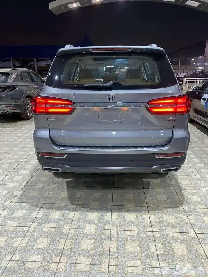 ام جي ار اكس 8 دبل لكجرى موديل2024 رمادى -أسود -أبيض 5