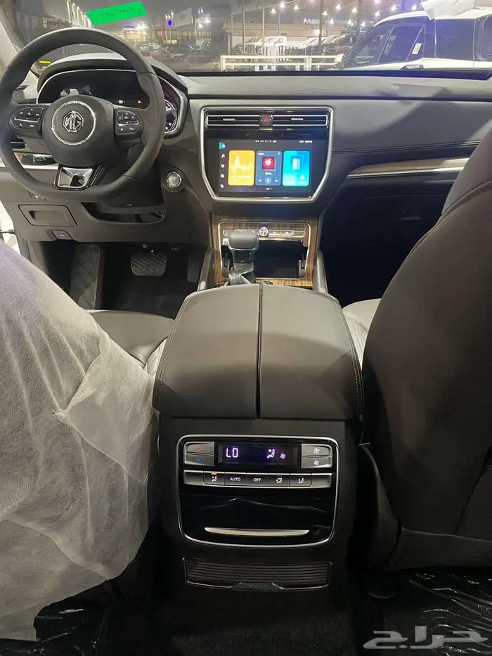 ام جي ار اكس 8 دبل لكجرى موديل2024 رمادى -أسود -أبيض 24