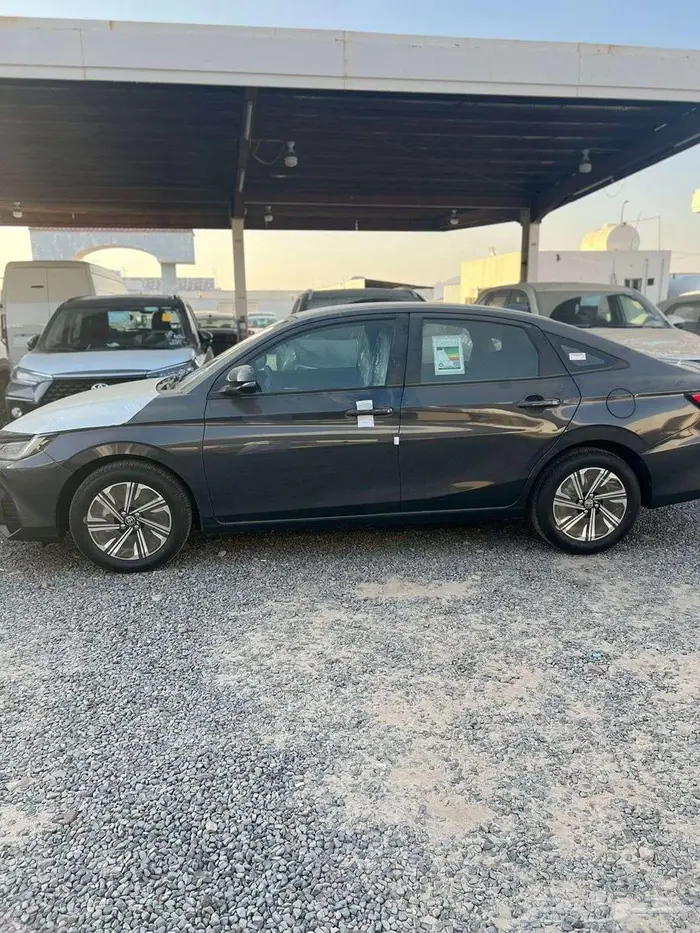 تويوتا يارس فل YX كاش و تموييل 2026 3