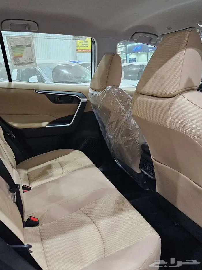 تويوتا راف فور LE بنزين دبل 2025كاش وأقساط 12