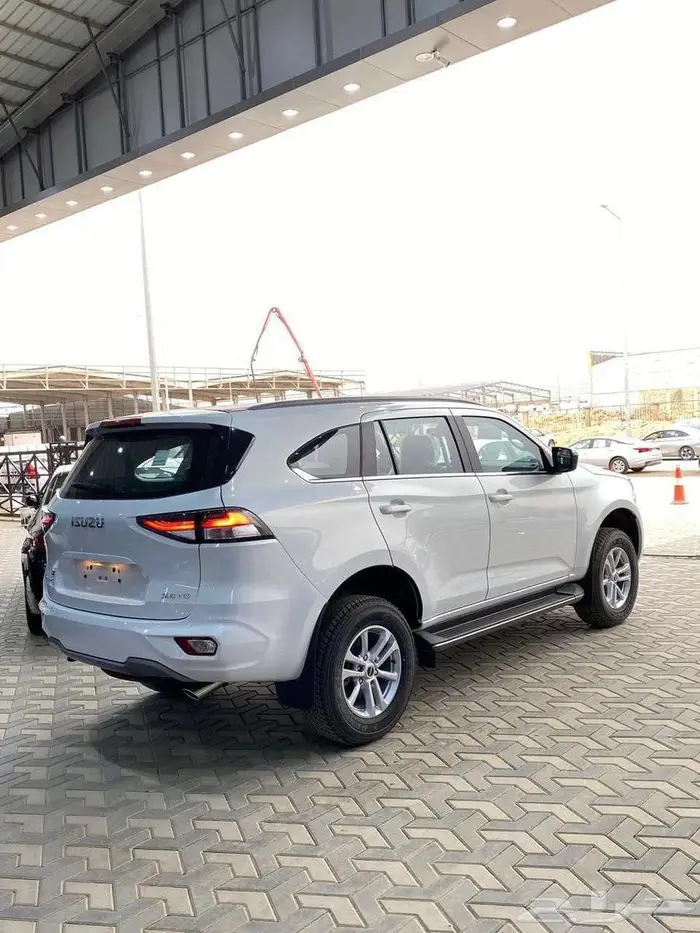 إيسوزو MUX 2023 بدون دبل أصفار 1