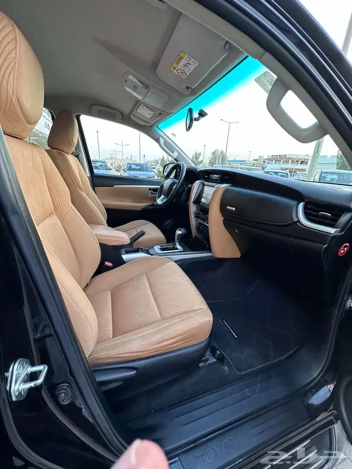 تويوتا فورتشنر بنزين 6سلند VX 18