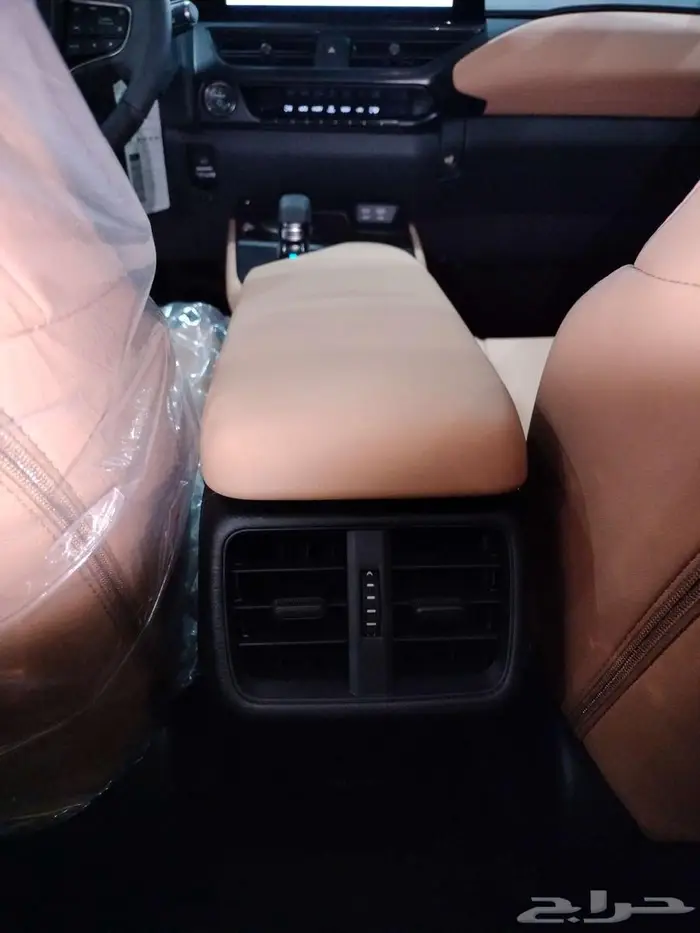 لكزس UX 300 H فل كامل هايبرد 2025 - رادار 17