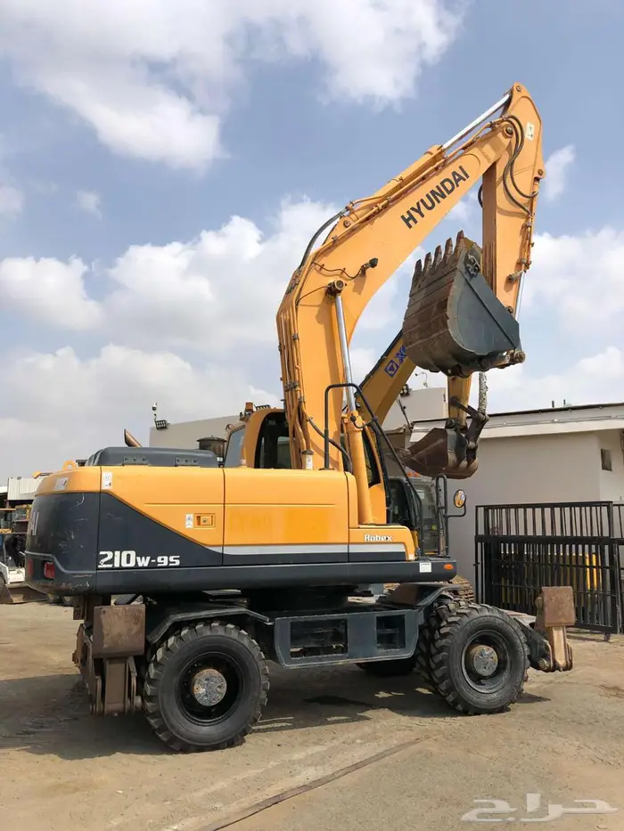 بوكلين هونداى كفرات 210 موديل 2015 معرض رواد المعدات 1