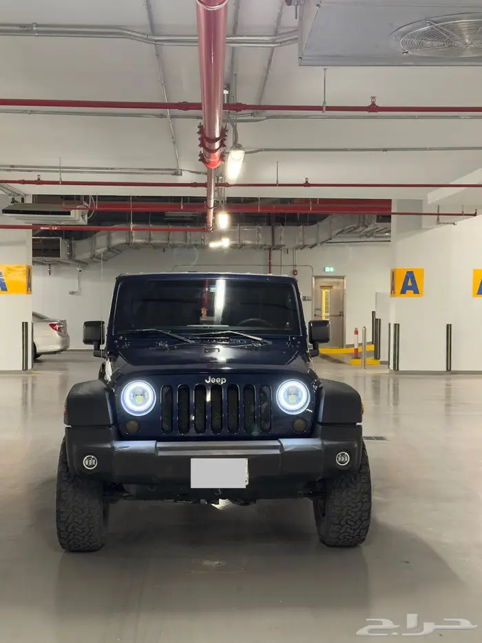 Jeep Wrangler 2013 (قير عادي) 11