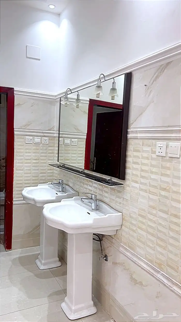 شقه كبيره للاجار 5 غرف 8