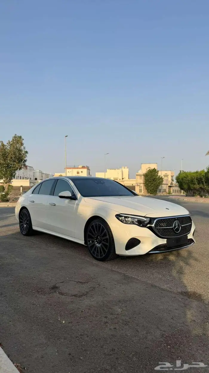 2024 مرسيدس E200 1