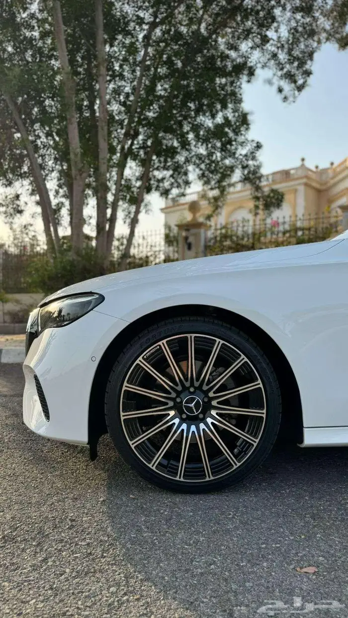 2024 مرسيدس E200 4