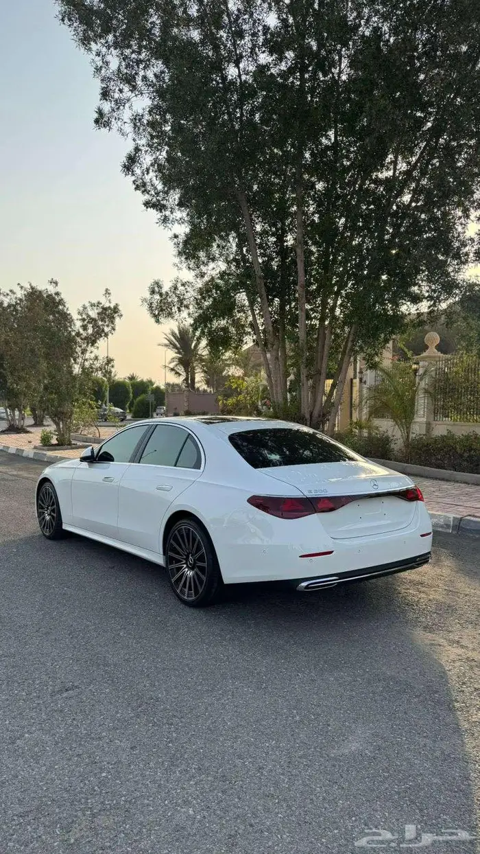 2024 مرسيدس E200 6