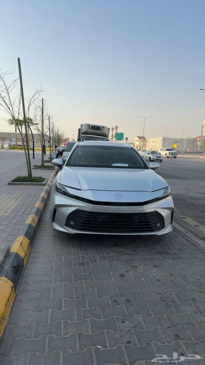 للبيع تويوتا كامري 2025 LE 8