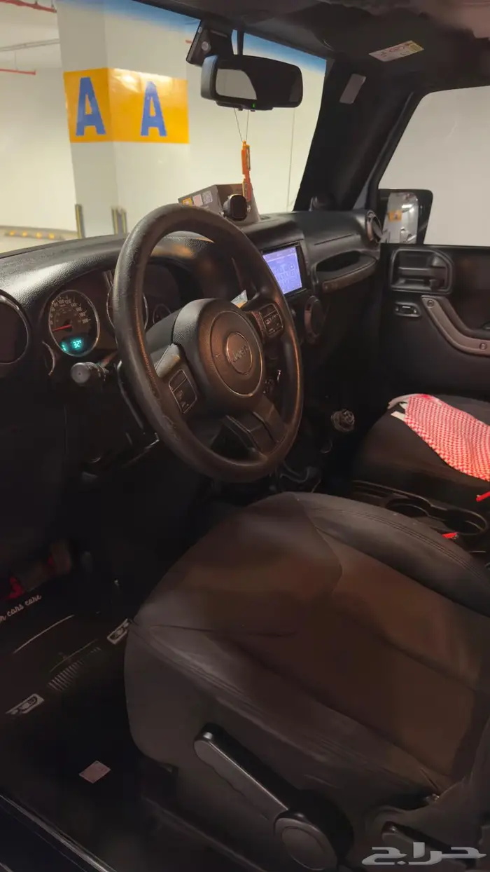 Jeep Wrangler 2013 (قير عادي) 27