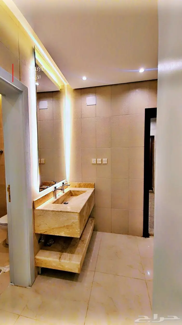 للبيع ملحق تمليك روف وسط الطائف وشقق بناء شخصي كود سعودي 11