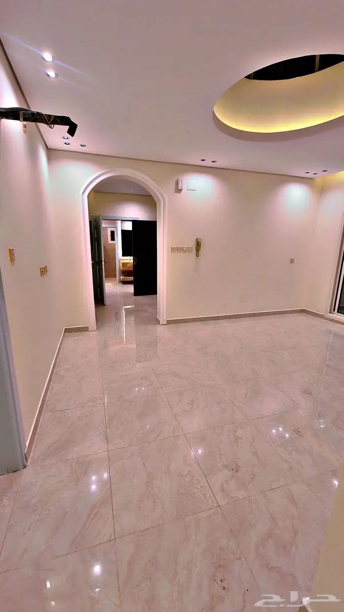 للبيع ملحق تمليك روف وسط الطائف وشقق بناء شخصي كود سعودي 12