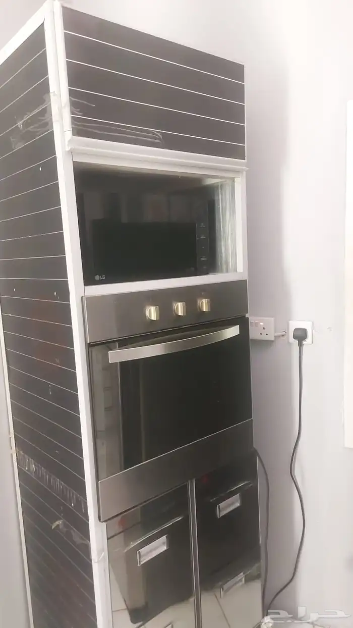 الصامل مكيفات سبليت شبه جديد للبيع ومكتبين وملحقاته وشاشة 0