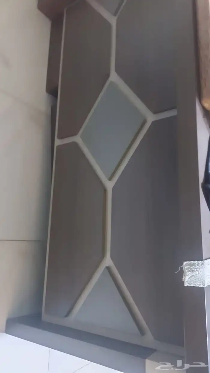 الصامل مكيفات سبليت شبه جديد للبيع ومكتبين وملحقاته وشاشة 1