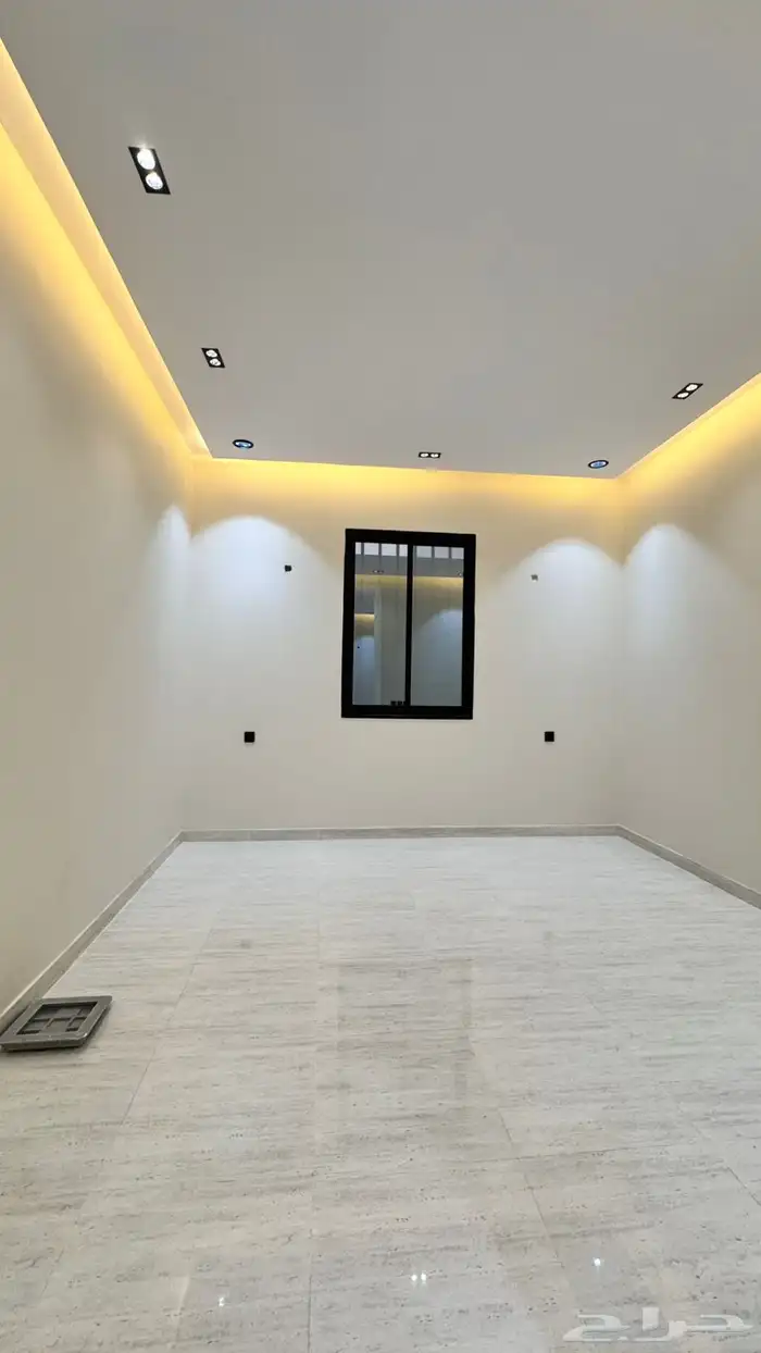 دور ارضي بمدخل سياره للبيع حي اليرموك مقابل ضمك 9