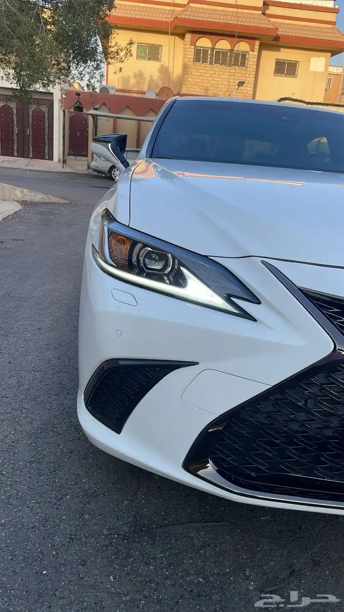 لكزس 2024 F سبورت 2