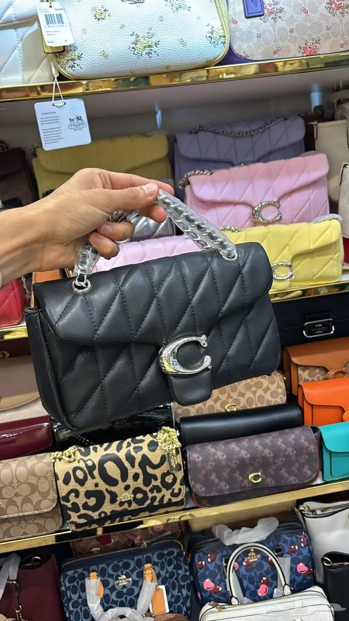 احذيه وجزم لويس فيتون ونيوبلانس فندي وشنط كتف ماستر 65