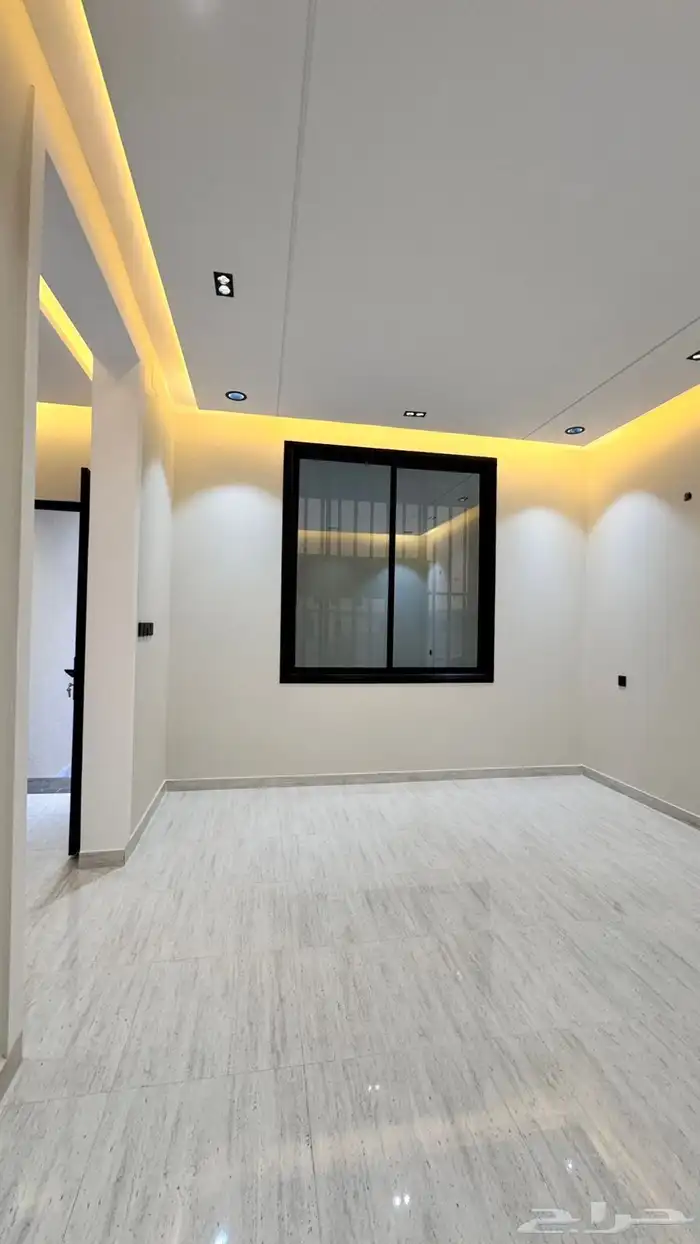 دور ارضي بمدخل سياره للبيع حي اليرموك مقابل ضمك 16