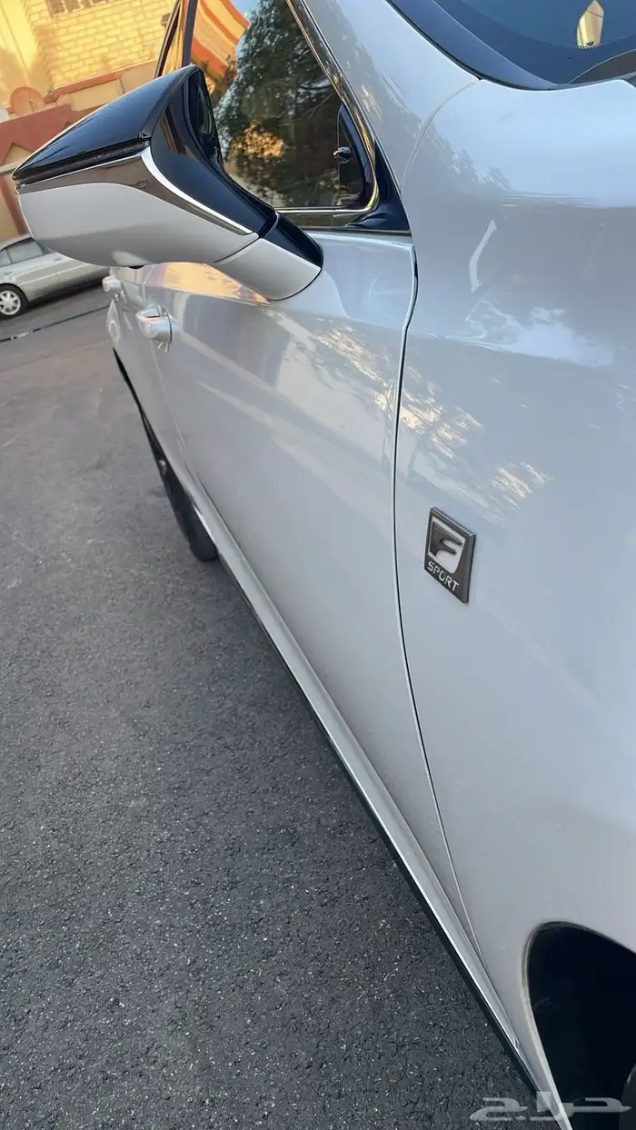 لكزس 2024 F سبورت 4