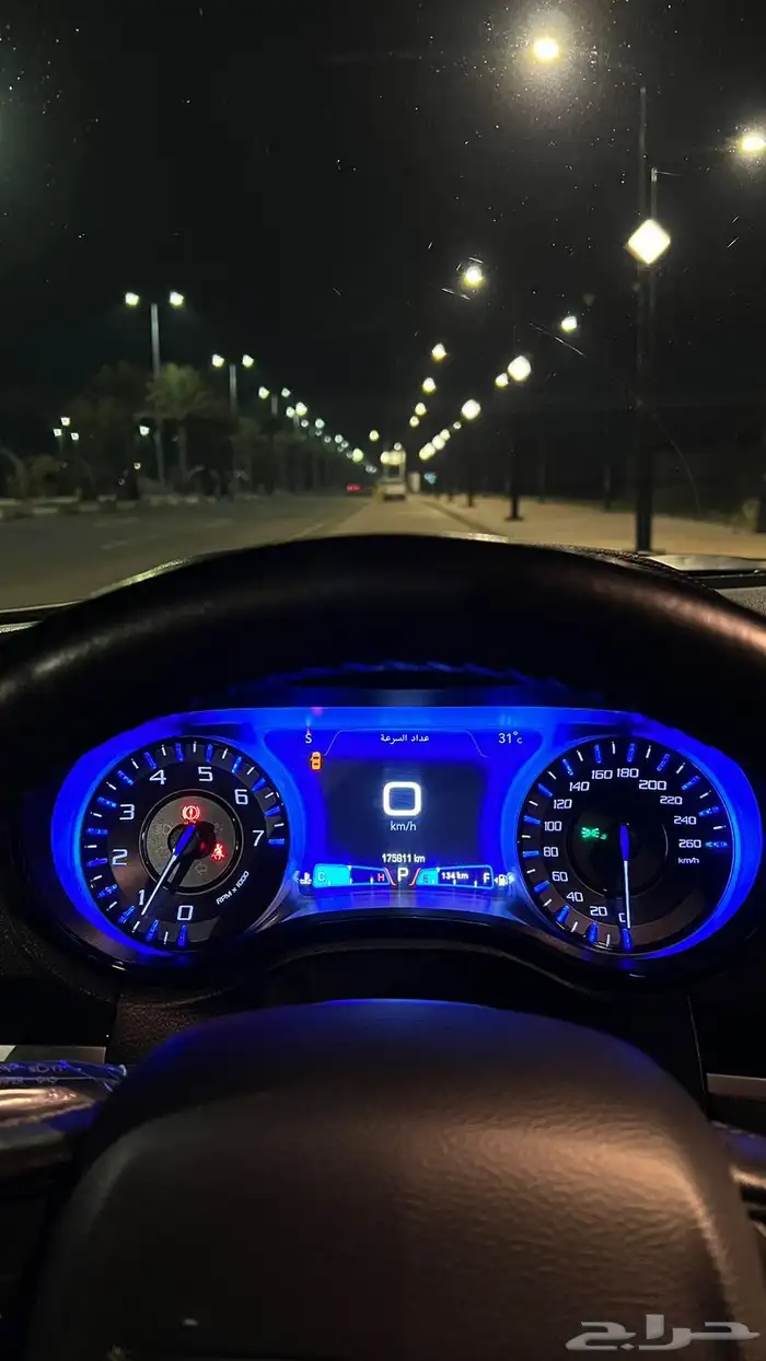 السيارة كرايسلر المديل 2020 الفئة C300 اللون زيتي الممشى 7