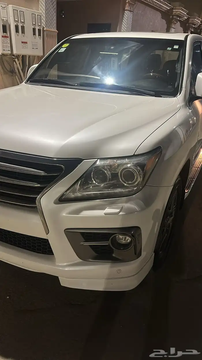 جيب للكزس 2015 (( مخزن ممشى قليل )) 2