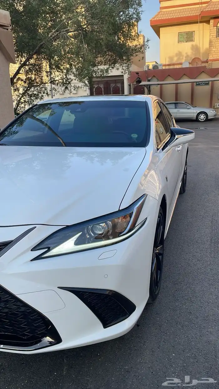 لكزس 2024 F سبورت 8