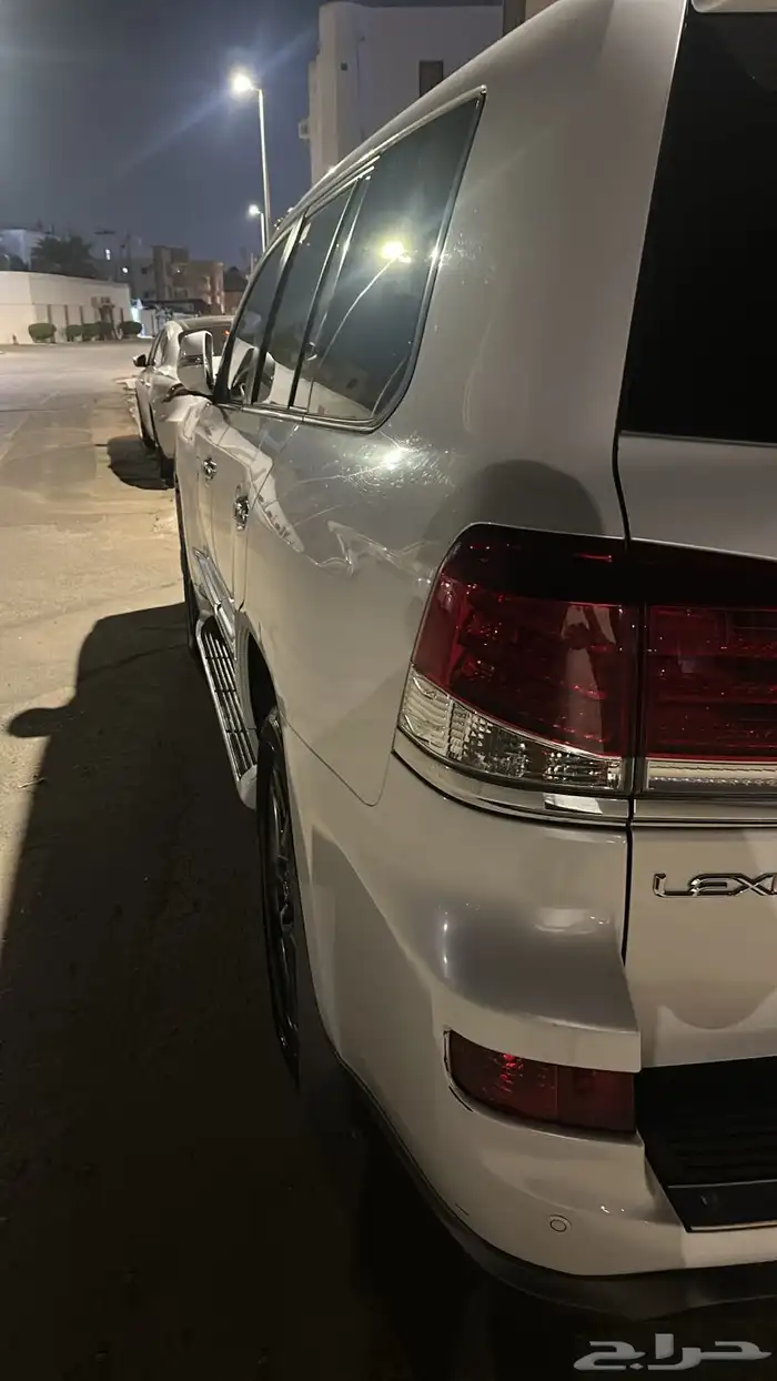 جيب للكزس 2015 (( مخزن ممشى قليل )) 3