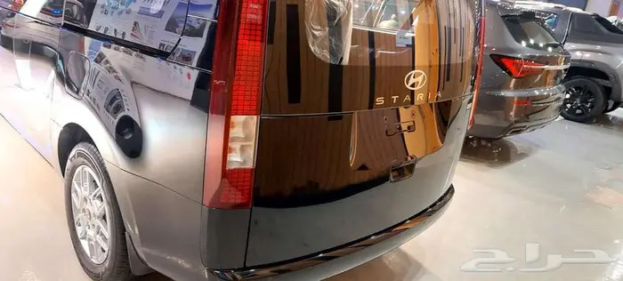 عرض خاص هيونداي استاريا موديل 2025 ديزل 8