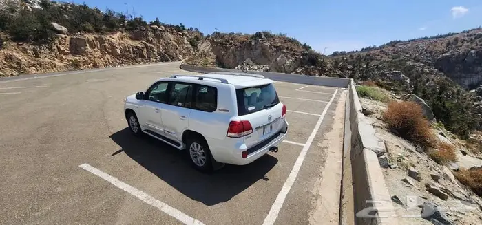 لاندكروزر GXR 2