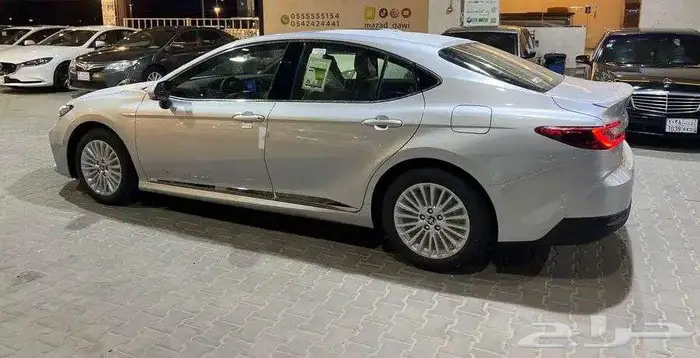 تويوتا كامري LE بنزين 2025 اصفار 11