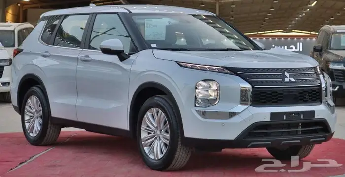ميتسوبيشي اوتلاندر ستاندر 7 و 5 راكب بدون دبل 2025. 17