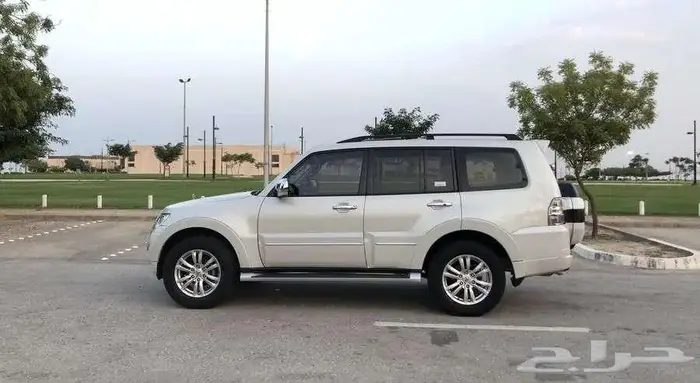 ميتسوبيشي باجيرو 2022 فل سعودي ممشي قليل مخزن 25 ألف 4