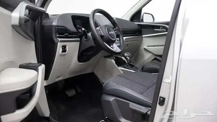 كيا كارينز 2025 بافضل الاسعار متوفر بجميع فروعنا 8