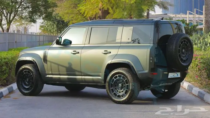 2025 LAND ROVER DEFENDER 110 OCTA SPECIAL EDITION ONE GCC 4