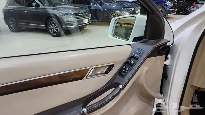 مرسيدس R300 2013 10