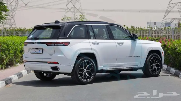 جيب جراند شيروكي ساميت 2025 خليجي اصفار مع ضمان الوكيل 7