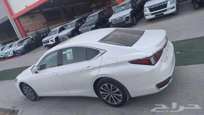 لكزس اي اس 250 11