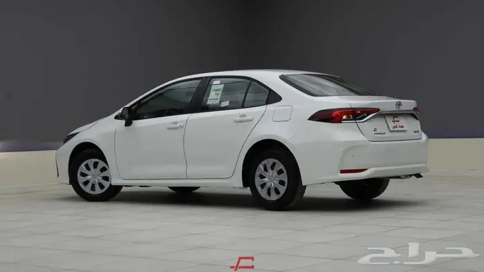 تويوتا كورولا XLI 1.6 بنزين بريمي 2025 3