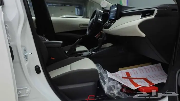 تويوتا كورولا XLI 1.6 بنزين بريمي 2025 8